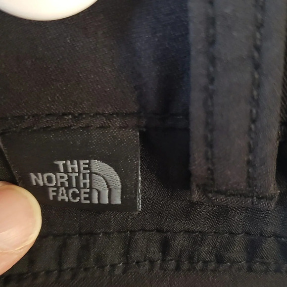 The North Face Shorts Sz 6 Women's Adjustable Length Black - Picture 2 of 16